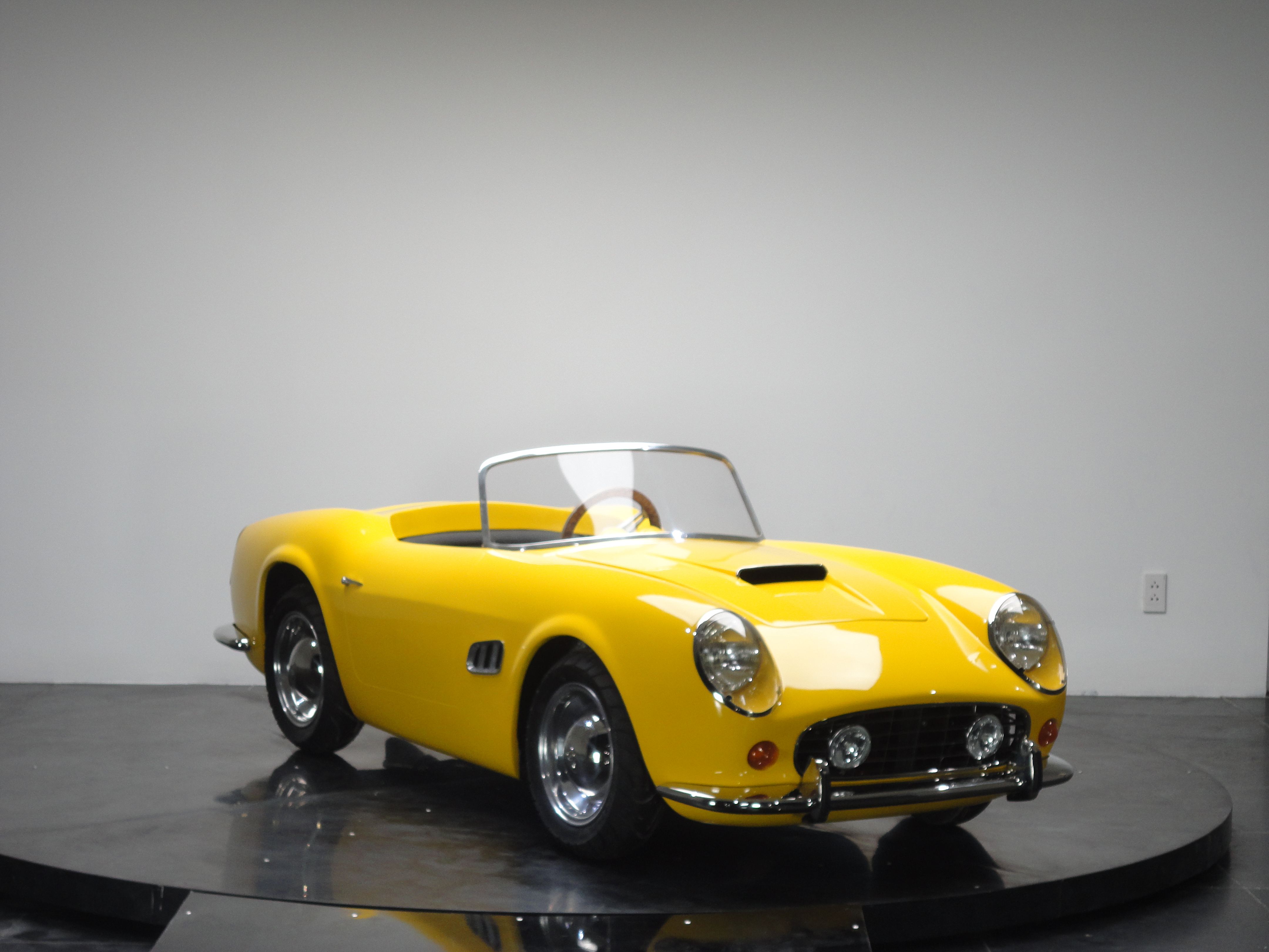 Spyder Ferrari Yellow